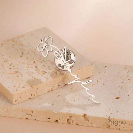 Birth Flower Name Brooch – Elegant Gold Personalized Lapel Pin Gift