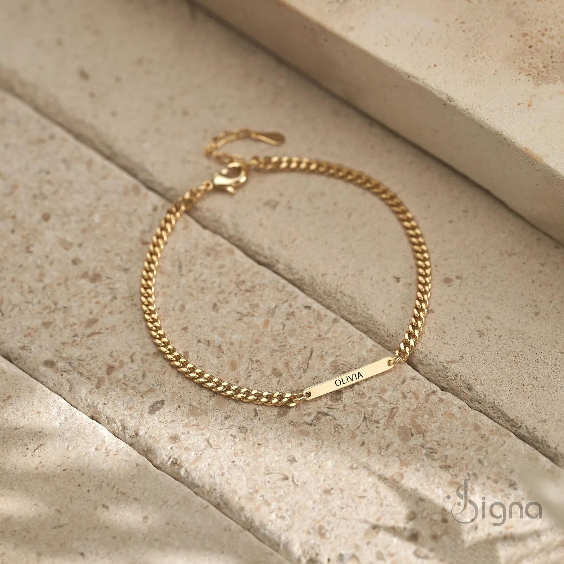 Signa™ custom name bar bracelet for women in 18K gold plated finish with personalized engraved ID chain
