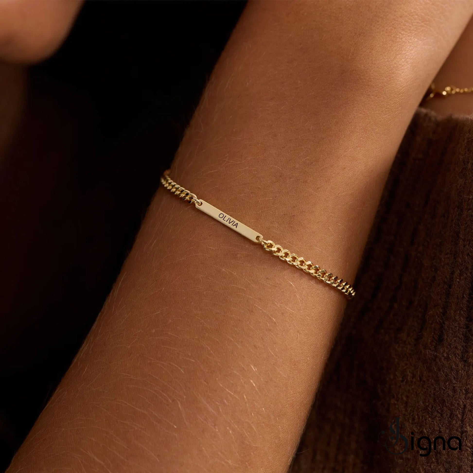 Elegant personalized ID chain bracelet for women in premium gold finish