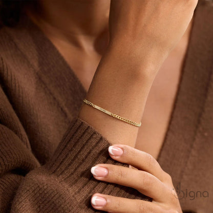 Signa™ engraved name bracelet for women – minimal gold ID bar chain jewelry