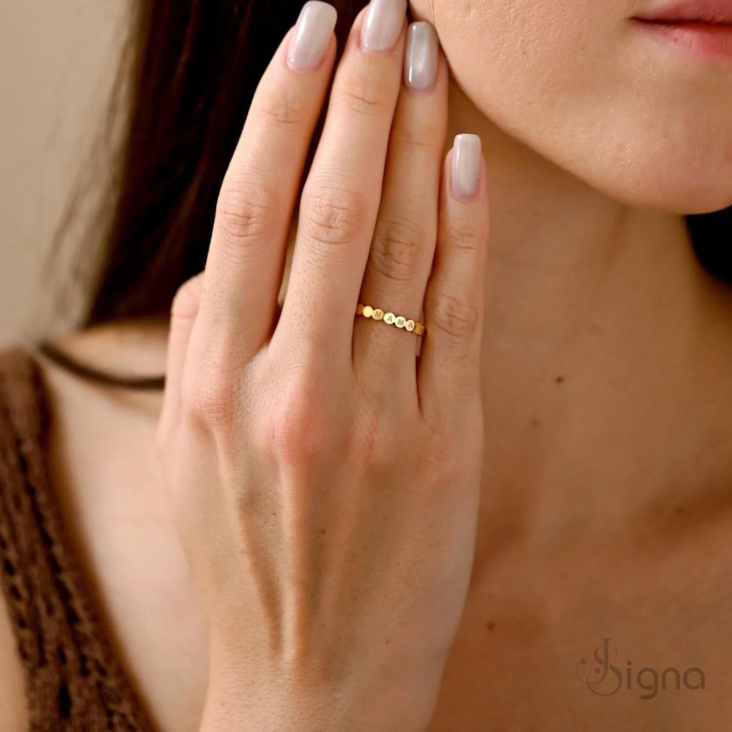 custom gold name ring with wave scalloped design