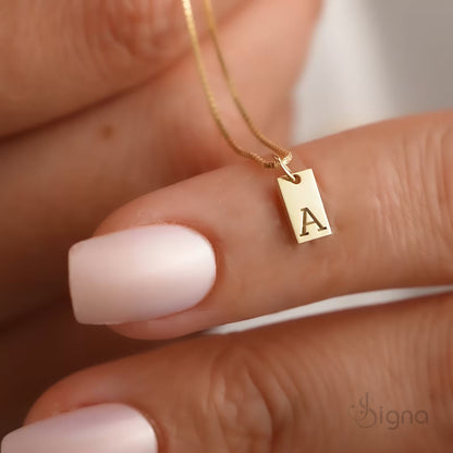 Signa™ Elegant Initial Tag Necklace – Personalized Gift for Her