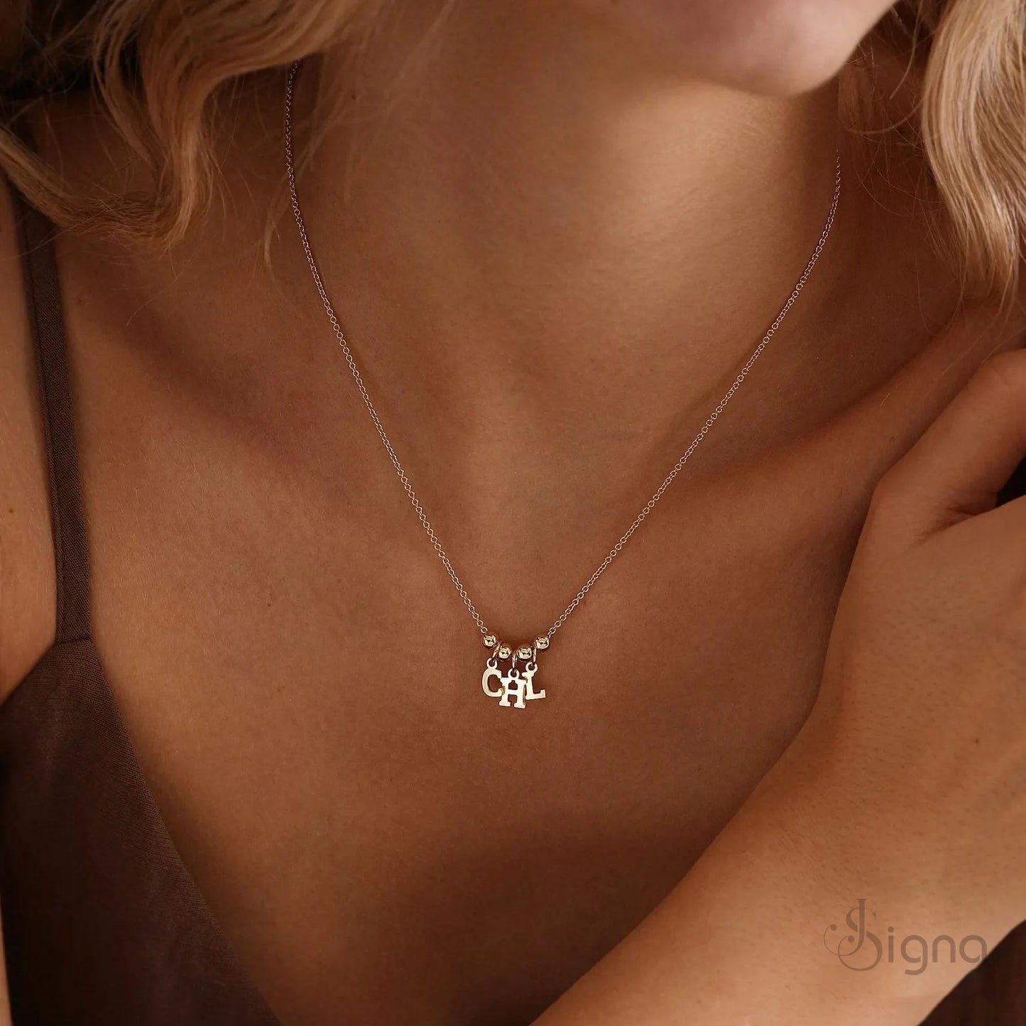 minimalist personalized letter necklace for women with hanging name charms